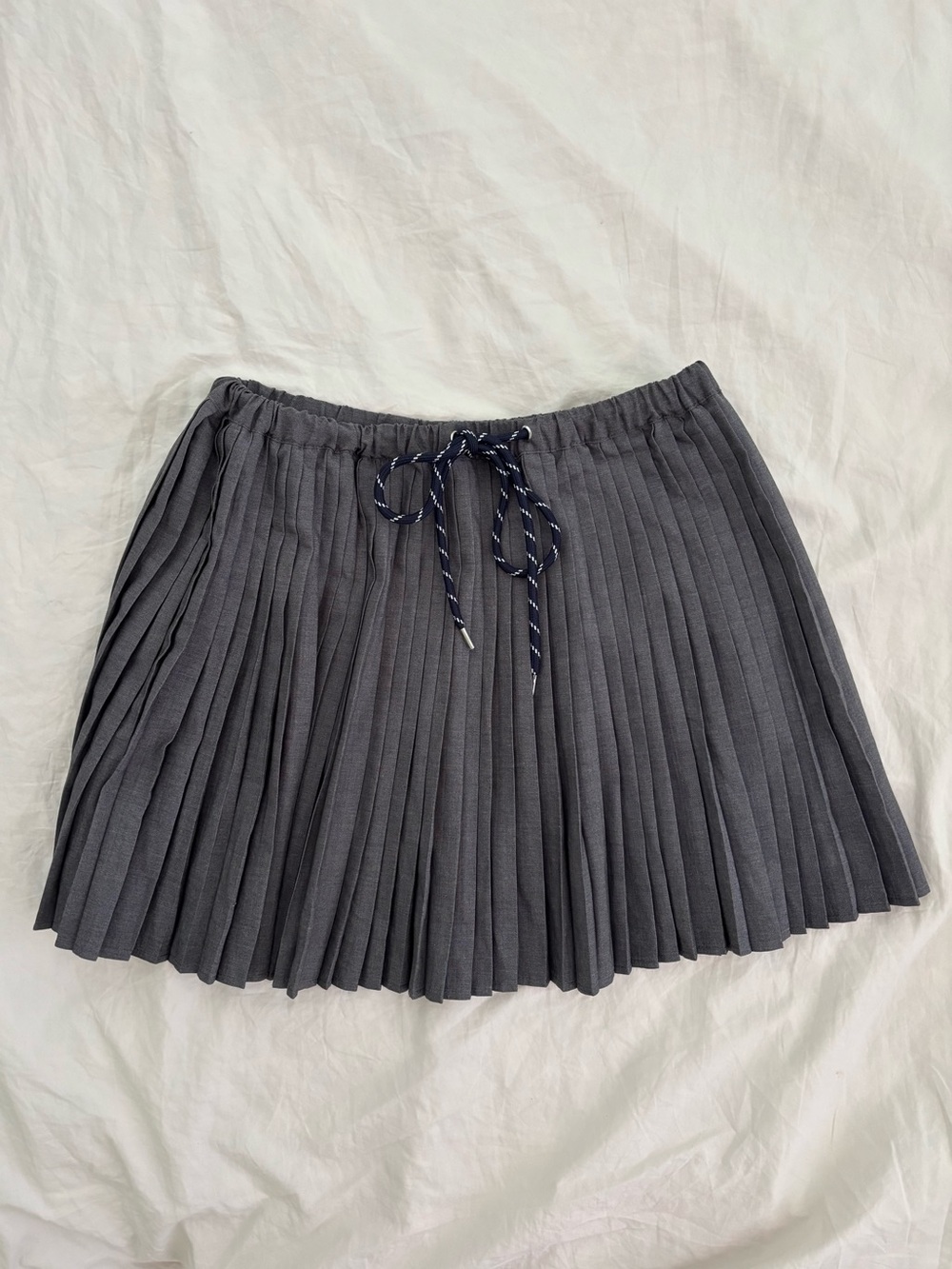H&M Divided Gray Pleated Skater Mini Skirt With Drawstring - Size S - NWOT